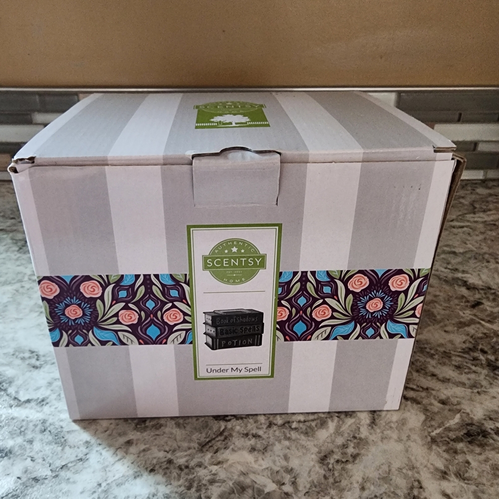 Scentsy Under My Spell Warmer